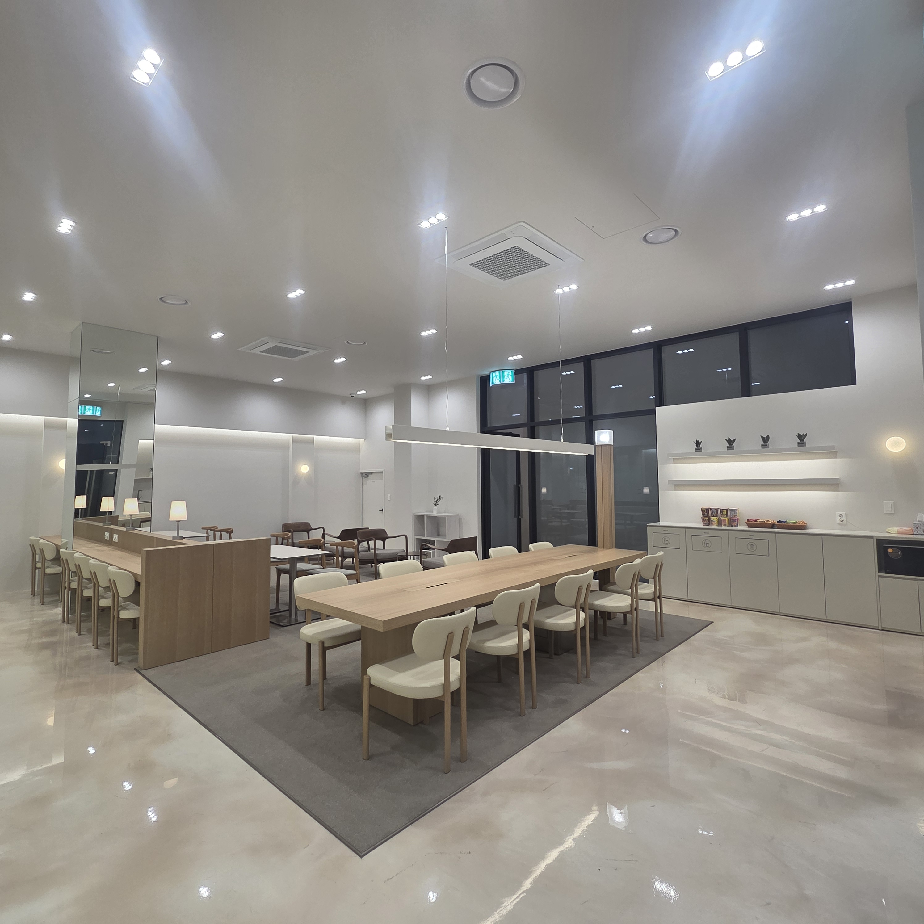 라운지 전경